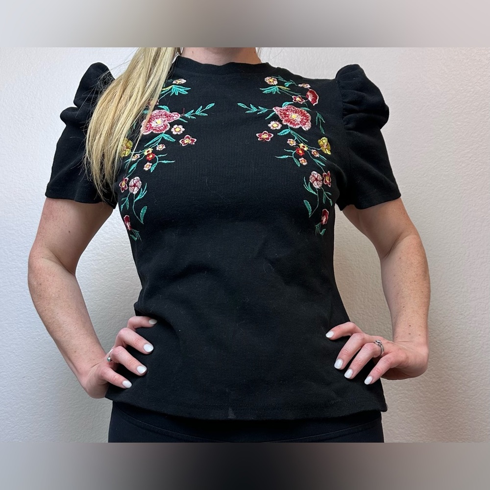 Black floral medium top fits small women